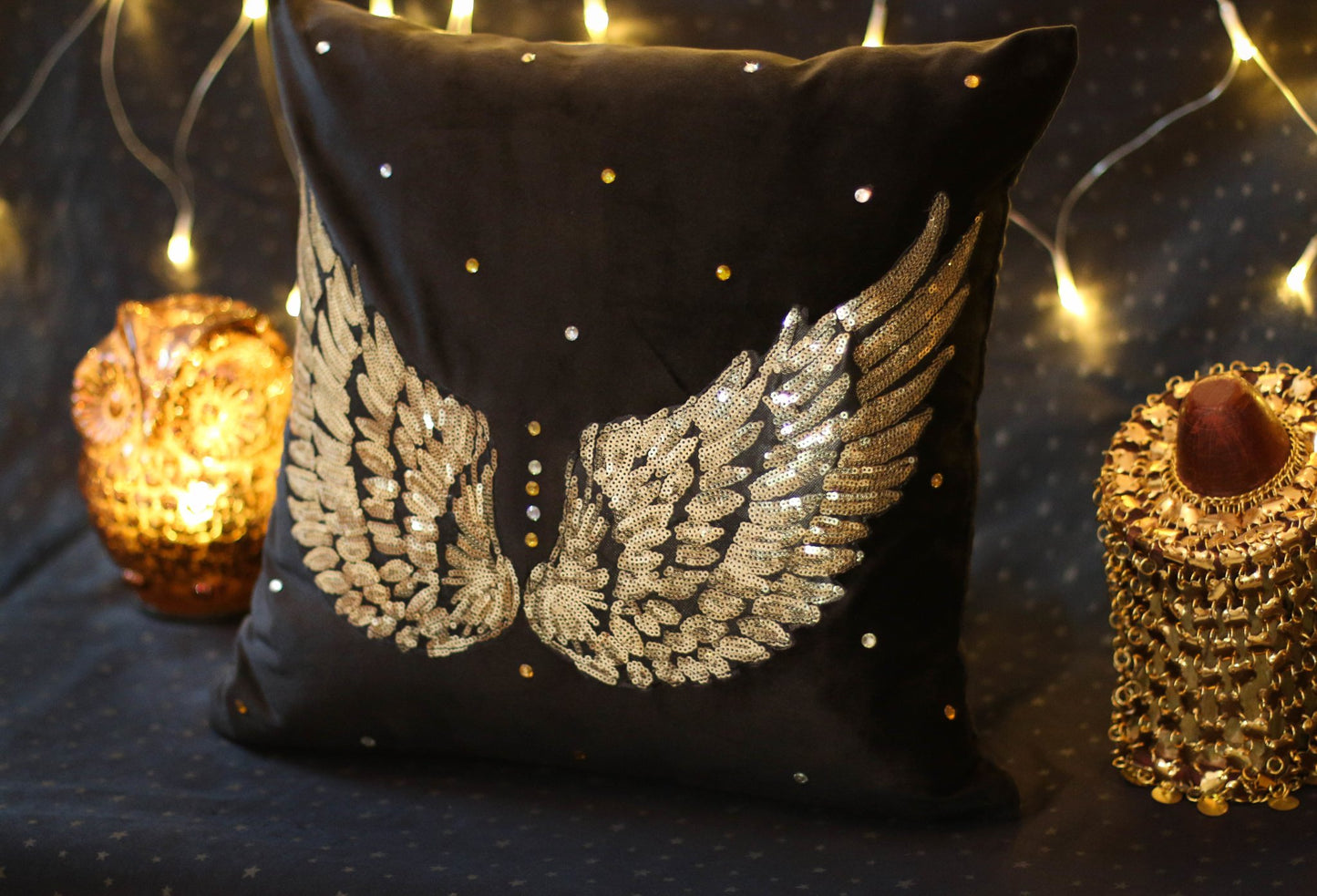 Golden Wing C-075 Velvet Cushion Cover